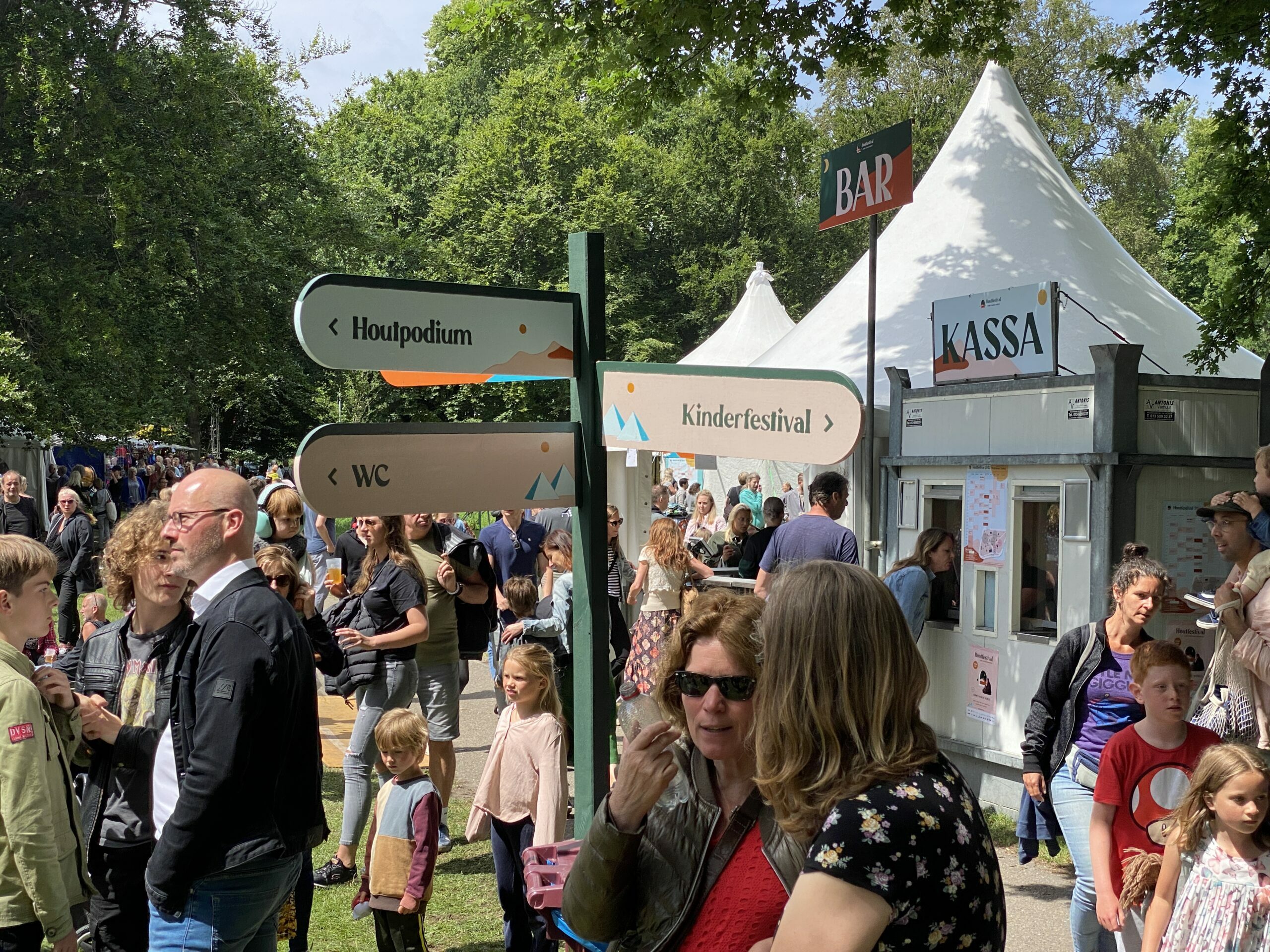 Image for Houtfestival is in volle gang, en de door ons ontworpen signgage staat er mooi bij