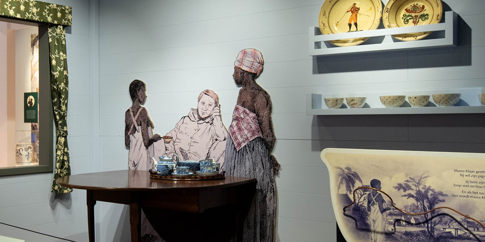 Two worlds in one wreck