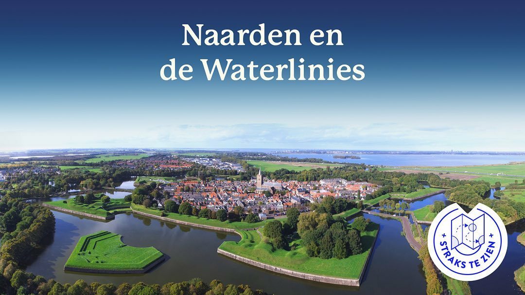 Image for De Gele Loods te Naarden. Gebouwd in 1880 als bergplaats voor de militaire dienst. Later heeft het 45 meter lange gebouw verschillende functies gehad én is hij regelmatig van kleur veranderd. De Gele Loods is de afgelopen maanden volledig gerestaureerd en