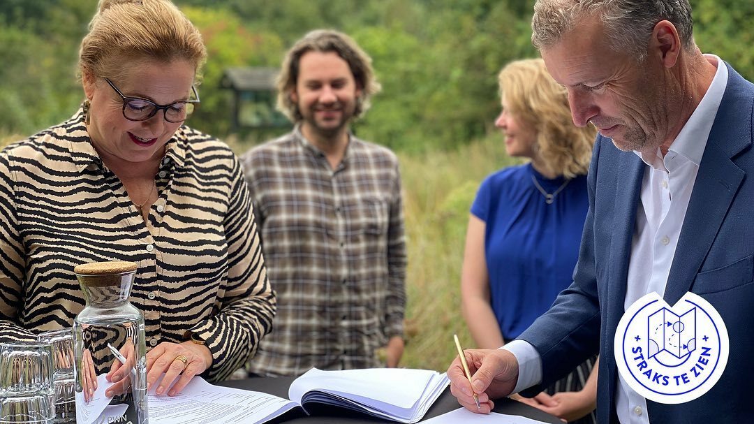 Image for We hebben getoast op onze langdurige samenwerking met PWN, te beginnen met de herinrichting van bezoekerscentrum De Hoep in Castricum. We gaan intensief samenwerken met Heijmerink Wagemakers en XPEX. 1,8 miljoen mensen drinken het water dat in het