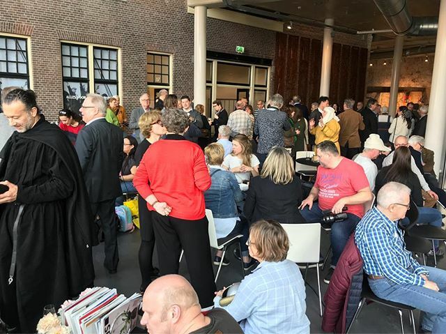 Image for Het is al gezellig druk bij de opening van #boerenburcht