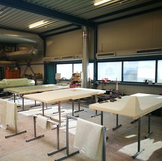 Image for De bouw voor de tentoonstelling in @kaapskil rond de grootste maritieme maquette ter wereld is in volle gang bij @blowupsreclameobjecten. Vanaf 18 december te bekijken.