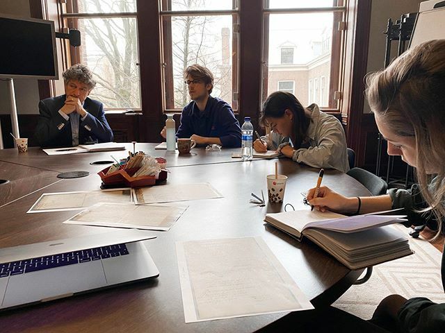 Image for Eind maart opent Vondelingen bij @stadsarchief, een tentoonstelling over de aangrijpende verhalen uit het Aalmoezeniersweeshuis.