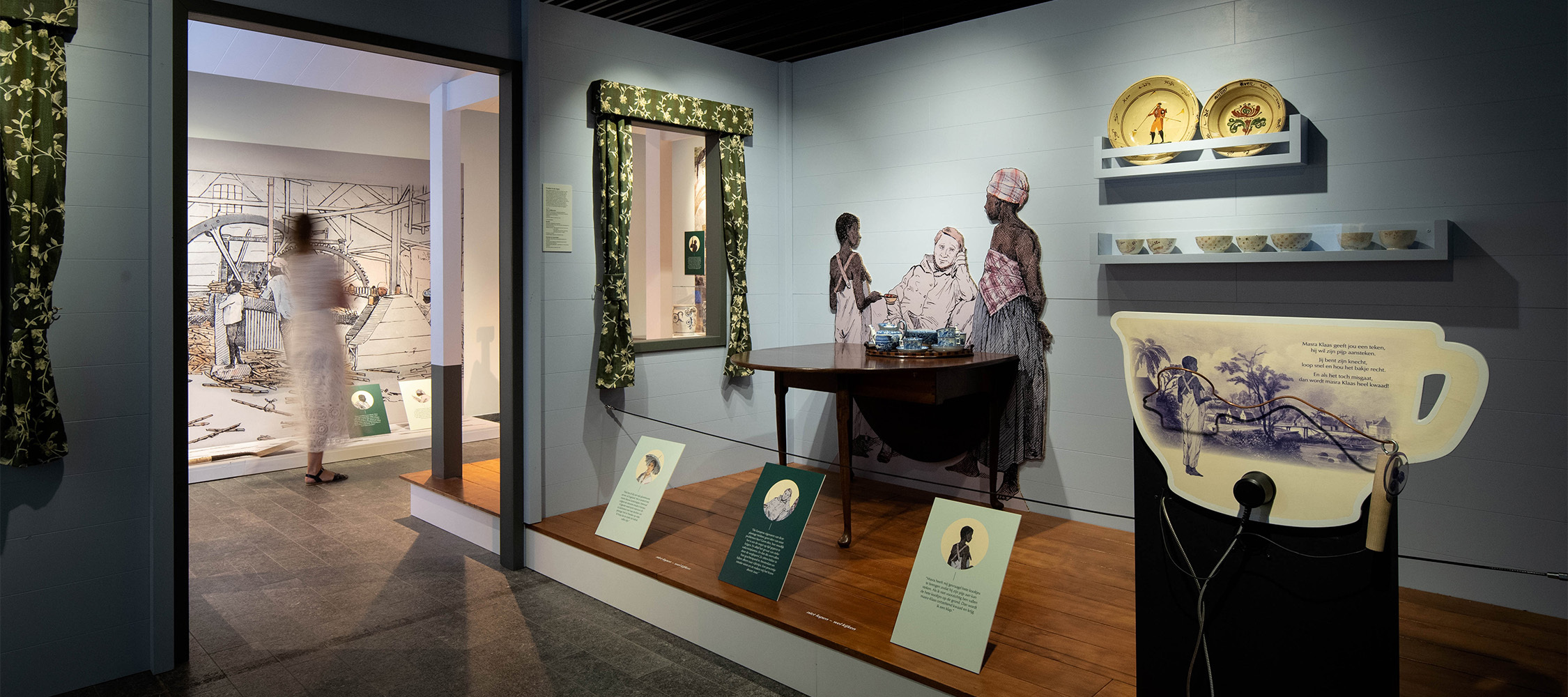 Two worlds in one wreck